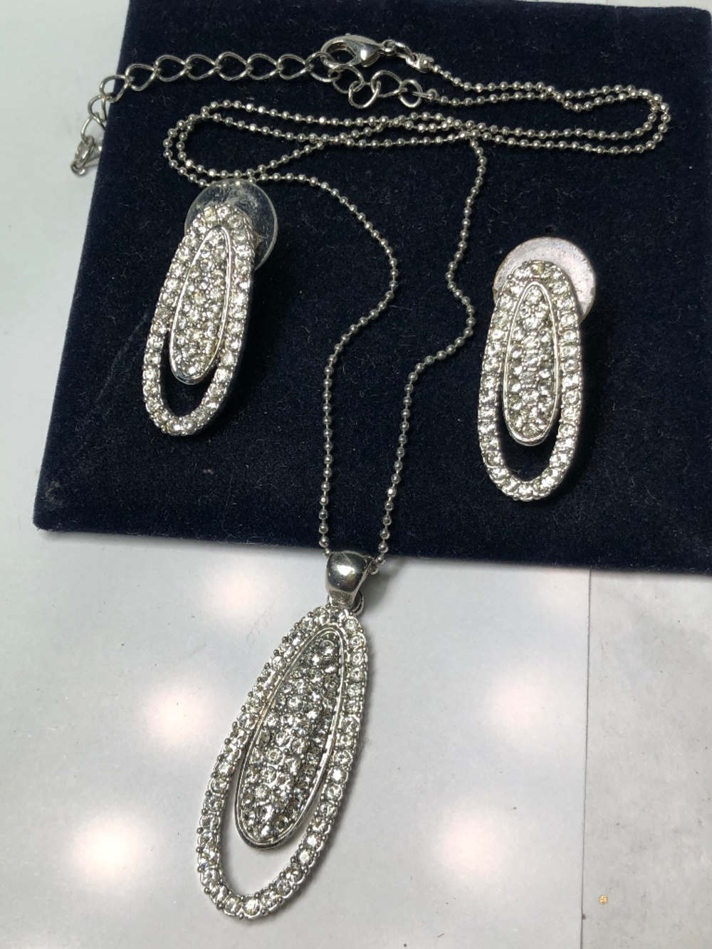 Modern necklace earrings set Pave glass rhinestone